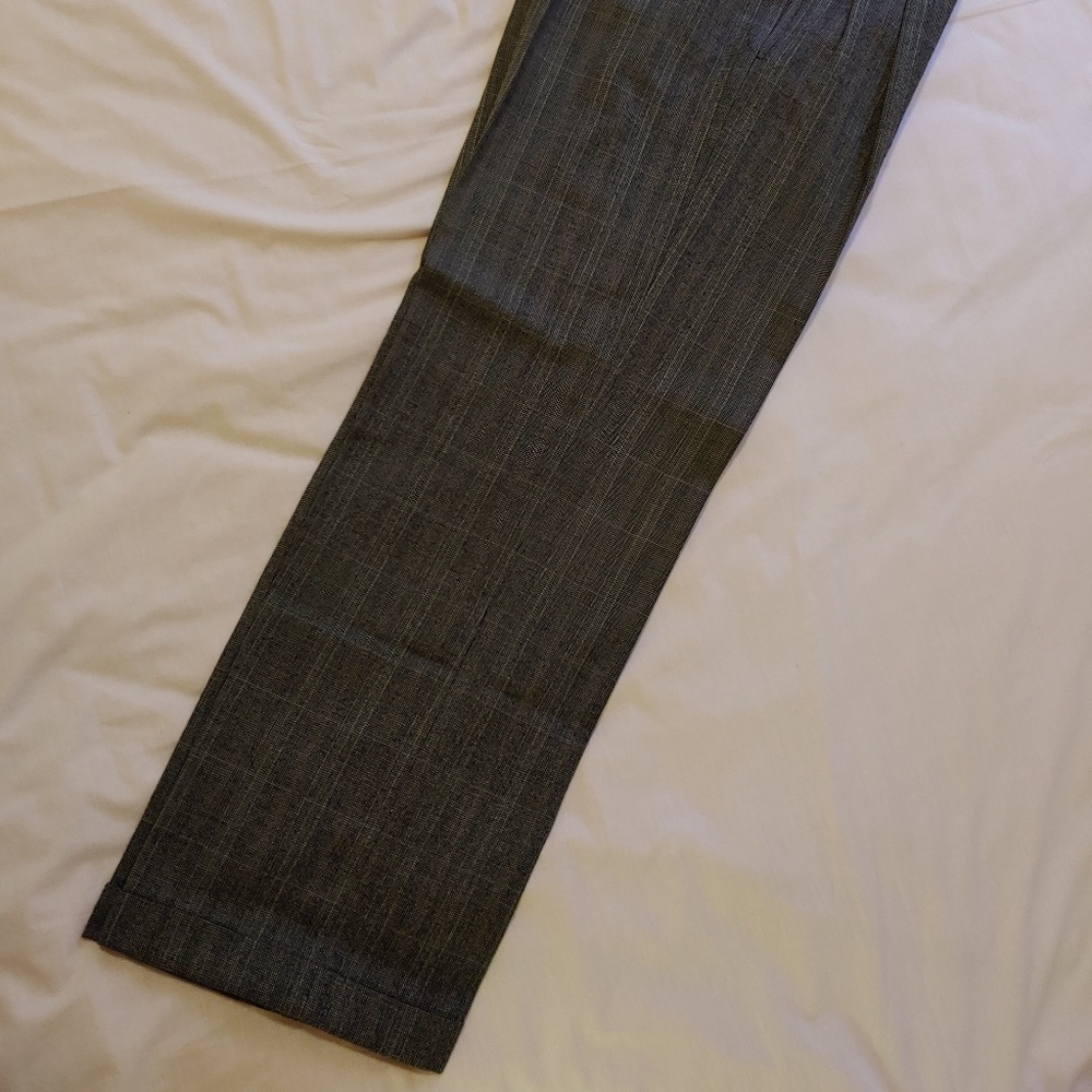 WOOL Full-cut Pleated Slacks - Picture 3 of 6